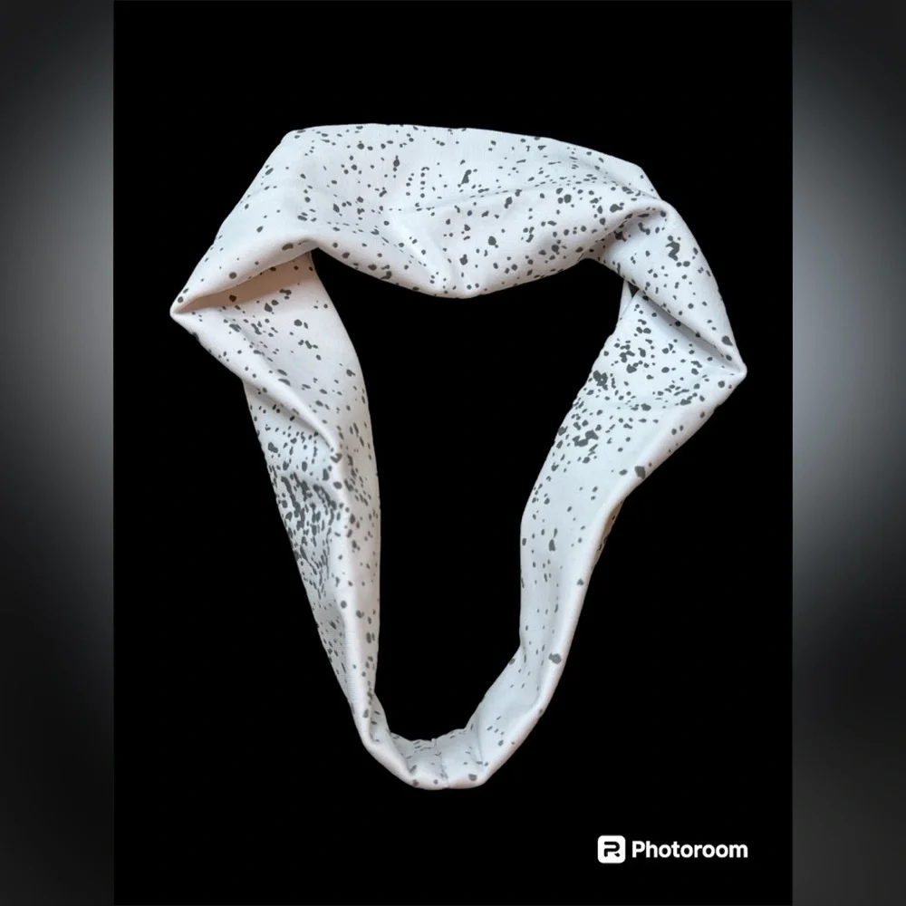 ZYIA White Reflective Light n Tight Headband 676 NWT - Picture 9 of 13